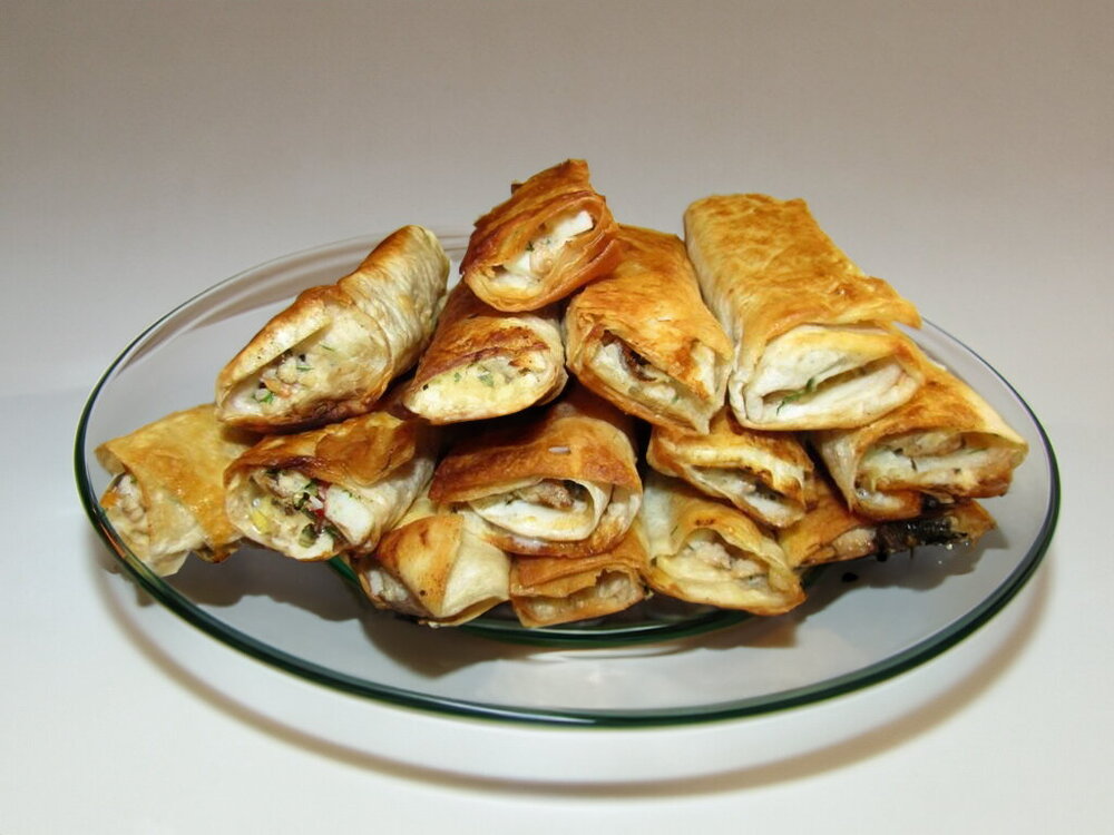Hot Lavash Snack with Meat and Vegetables