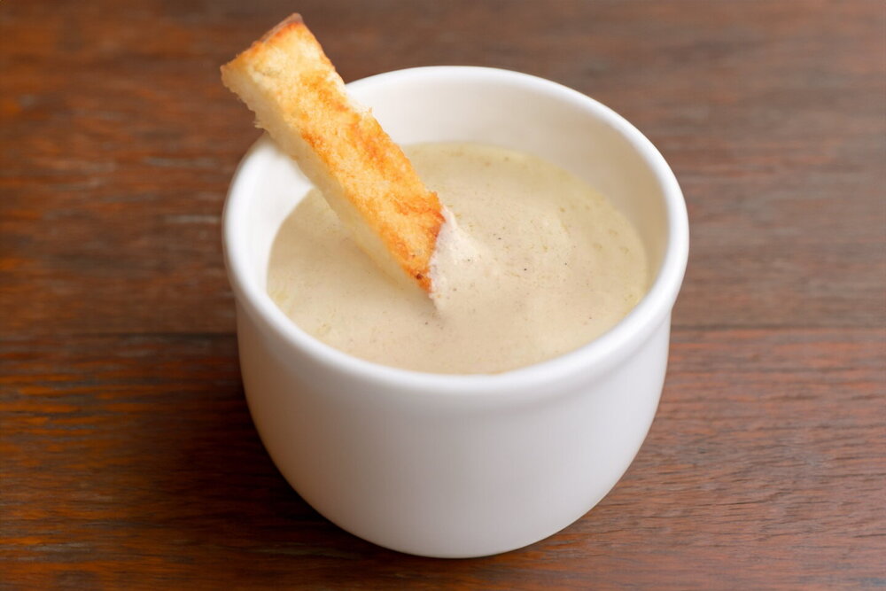 Cheesy Garlic Sauce with Cheese and Cream