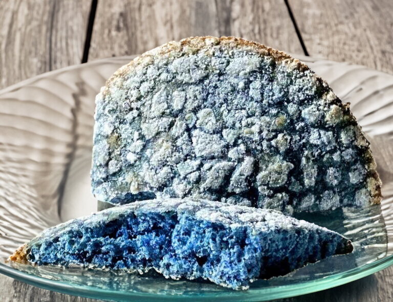 Crinkle Cookies with Blue Tea