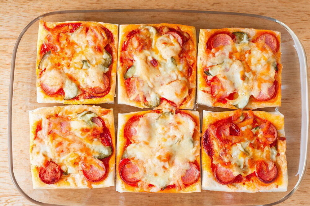 Mini Puff Pastry Pizzas