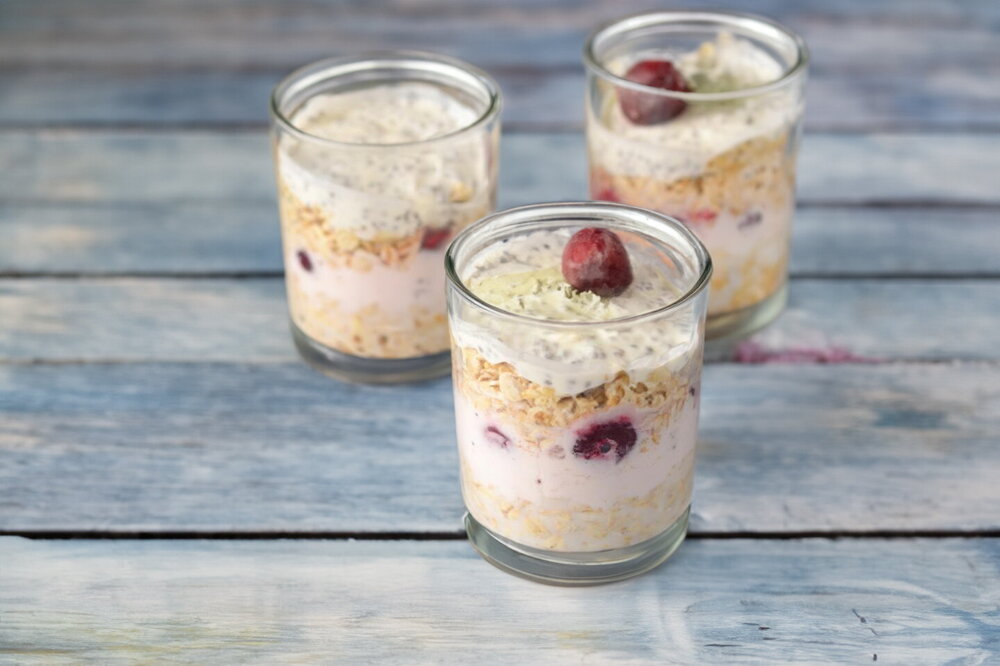 Overnight Oats in a Jar with Yogurt
