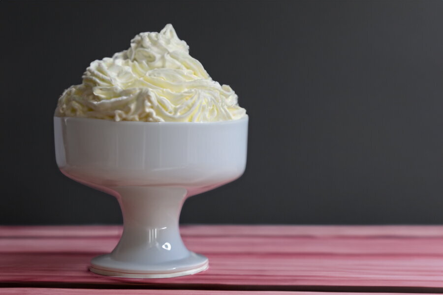 Whipped Cream Frosting with Powdered Sugar and Vanilla