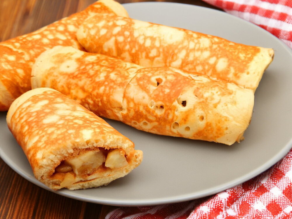 Fluffy Pancakes with Apple Filling