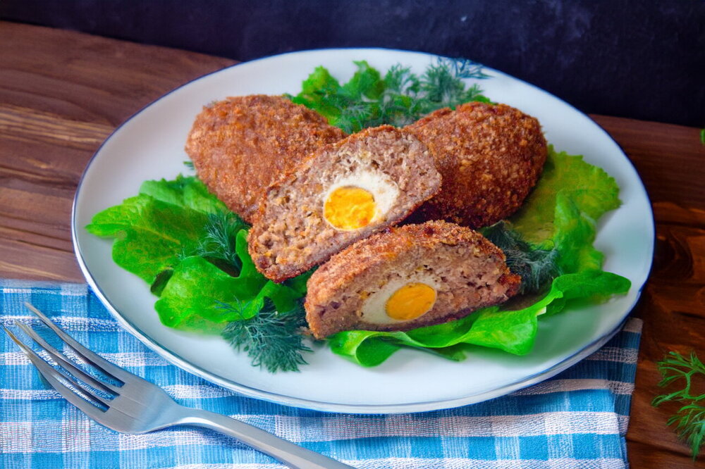 Baked Meat Patties with Quail Egg