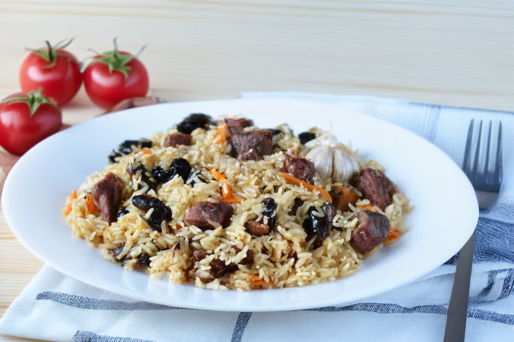 Pilaf with Prunes in a Pot