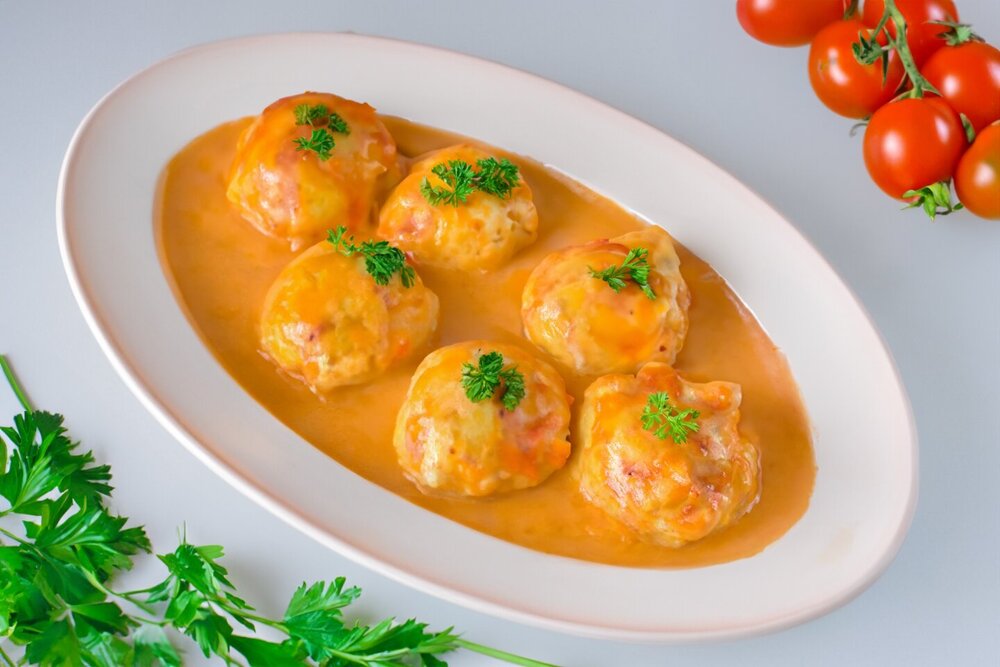Juicy Baked Chicken Patties with Gravy