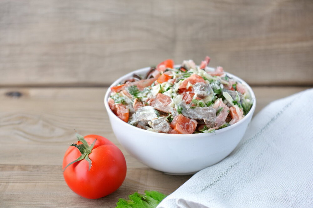 Hussar Salad with Tomatoes and Beef
