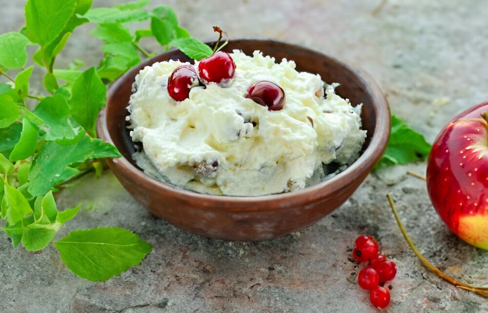 Cottage Cheese with Raisins