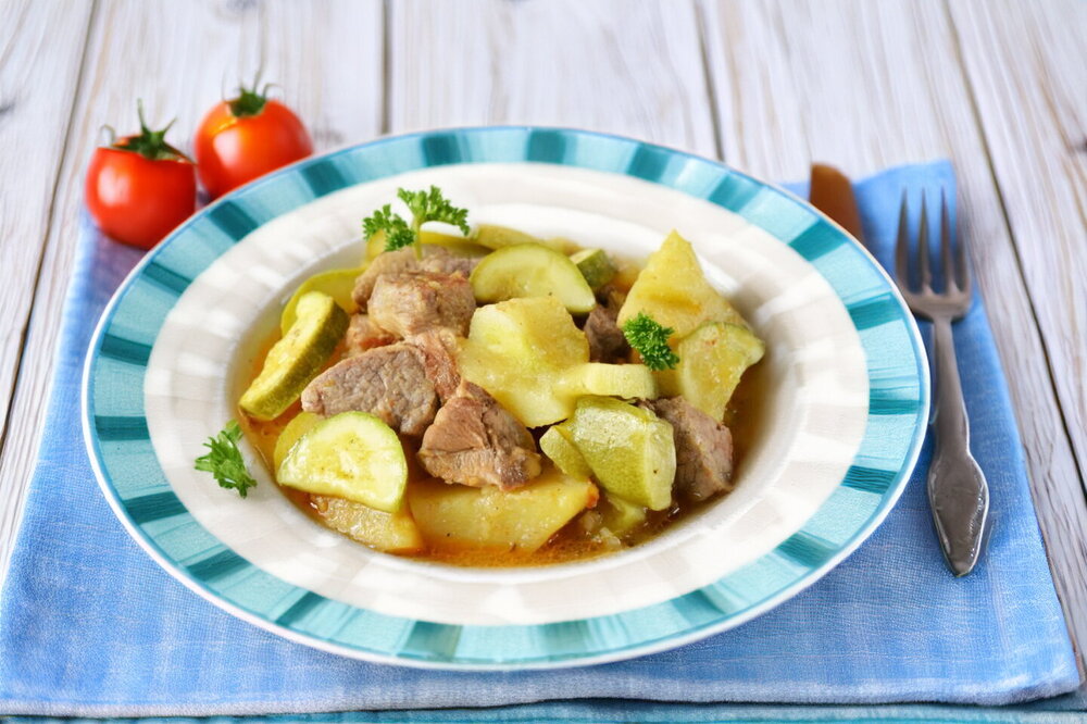 Stewed Zucchini with Meat and Potatoes