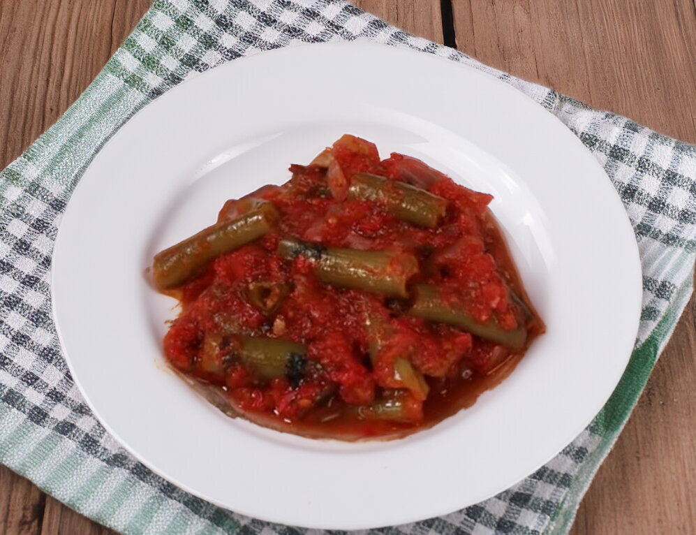 Beans in Tomato Sauce with Ginger