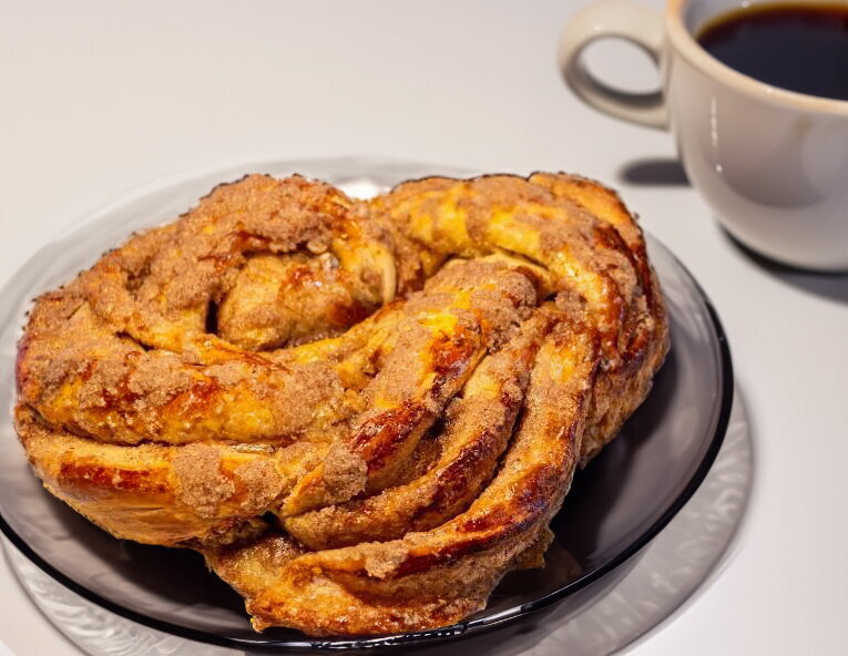 Large Estonian Cinnamon Sugar Braid