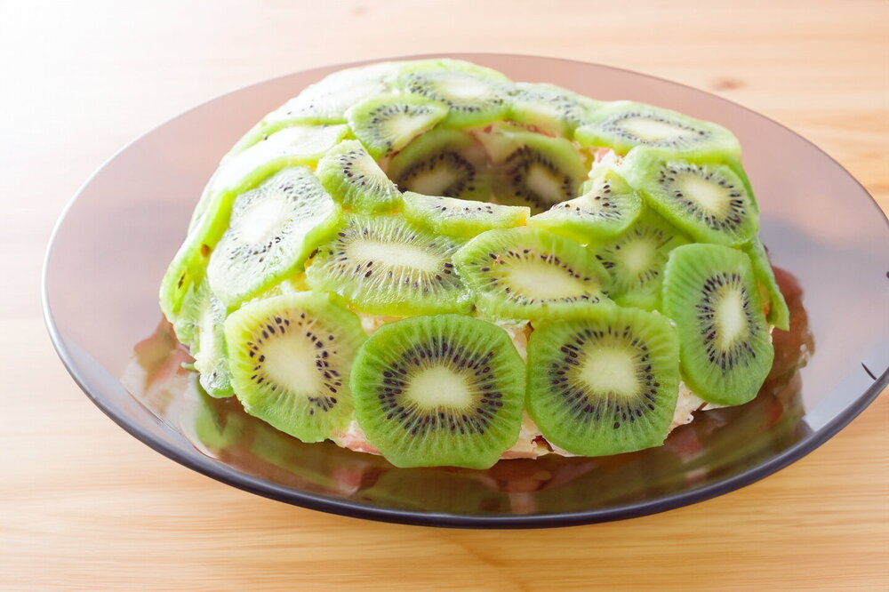 Malachite Bracelet Salad with Kiwi