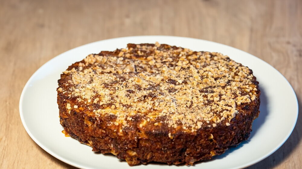 Apple Pie with Honey and Oat Batter