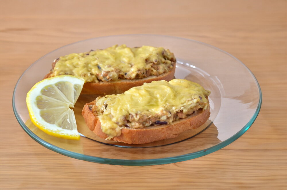 Oven-Baked Saury and Egg Sandwiches