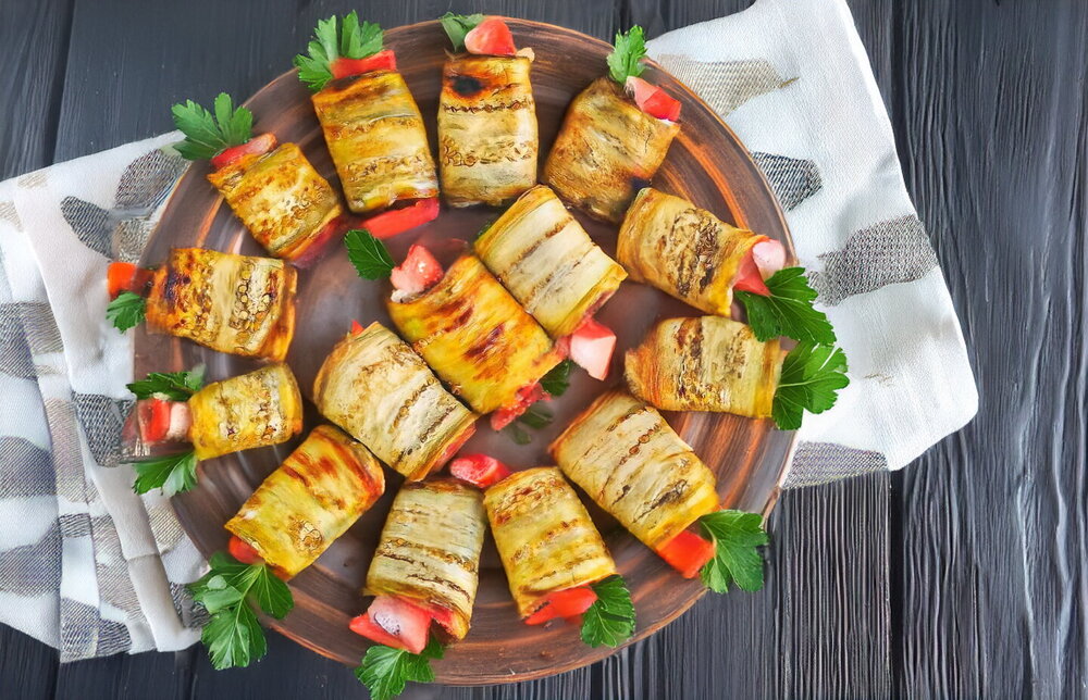 Eggplant Rolls with Tomatoes and Garlic