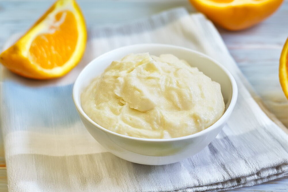 Thick Cream for Smoothing Cakes