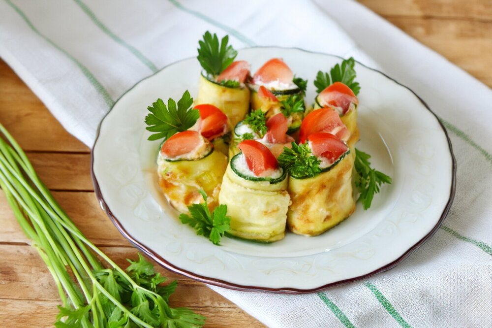Fried Zucchini with Garlic and Tomatoes