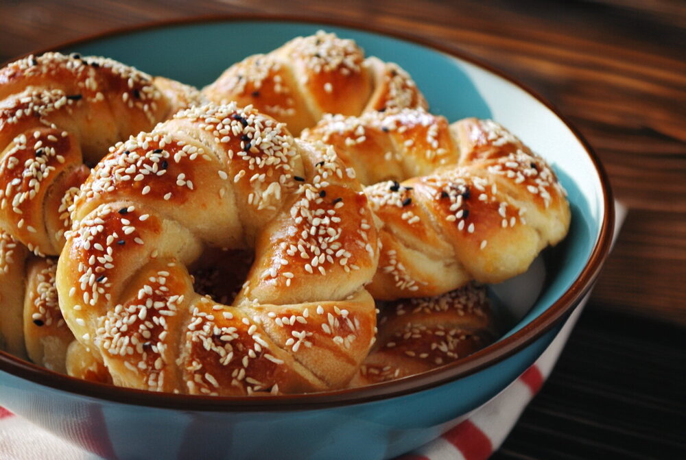 Achma-Style Yeast Buns with Water
