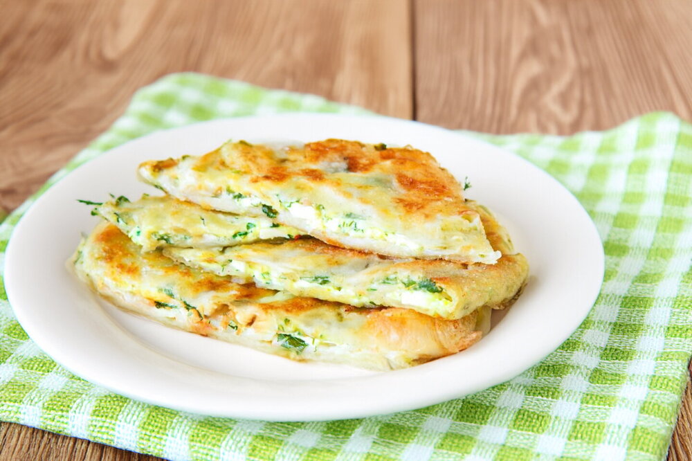 Moldovan Cottage Cheese-Filled Flatbreads