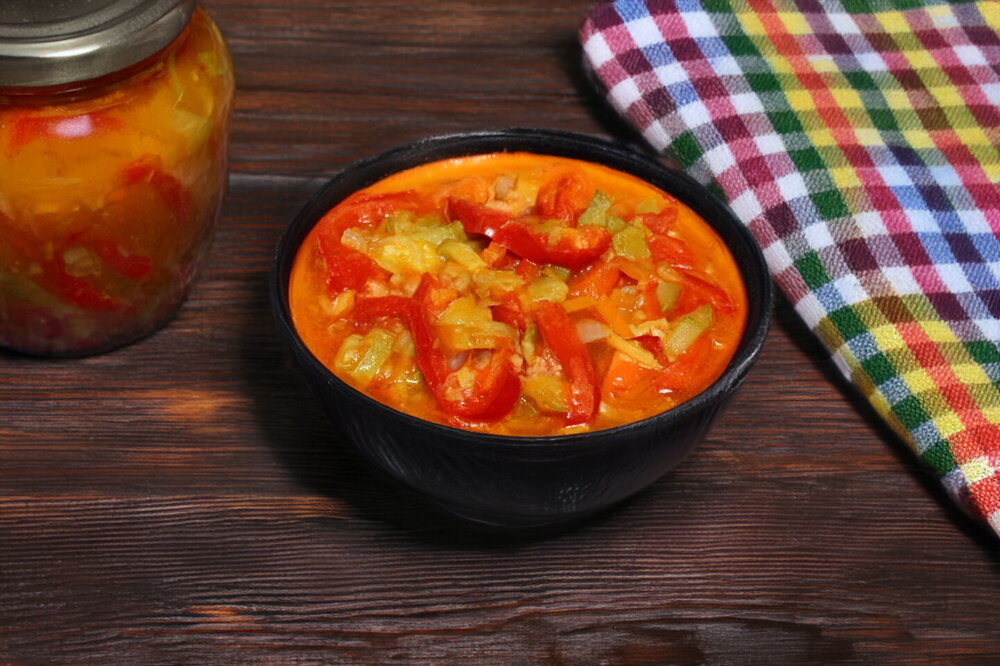 Zucchini and Bell Pepper Preserve for Winter
