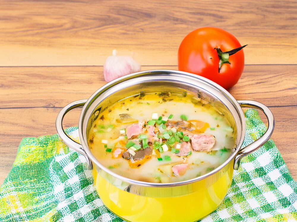 Creamy Salmon Soup with Melted Cheese