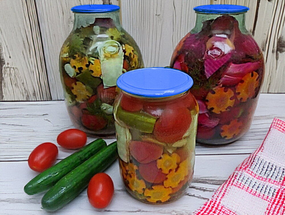 Refrigerator Mixed Pickled Vegetables with Cucumbers and Tomatoes