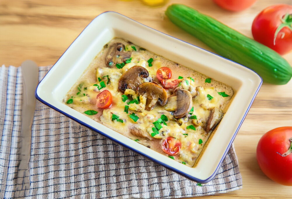 Creamy Chicken and Mushroom Skillet with Cheese