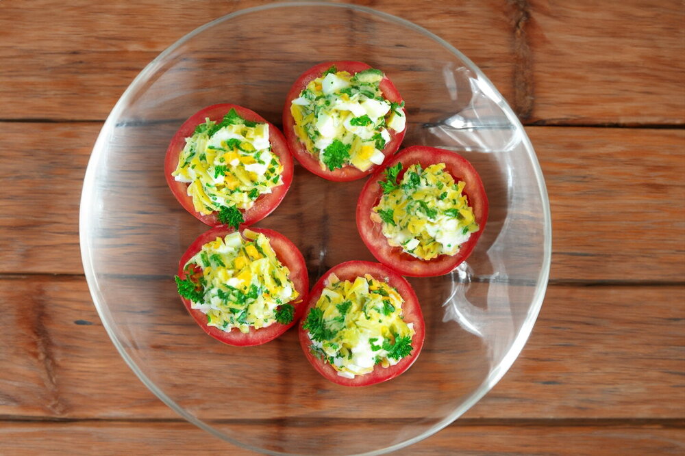 Tomato Slices with Egg and Cheese Topping