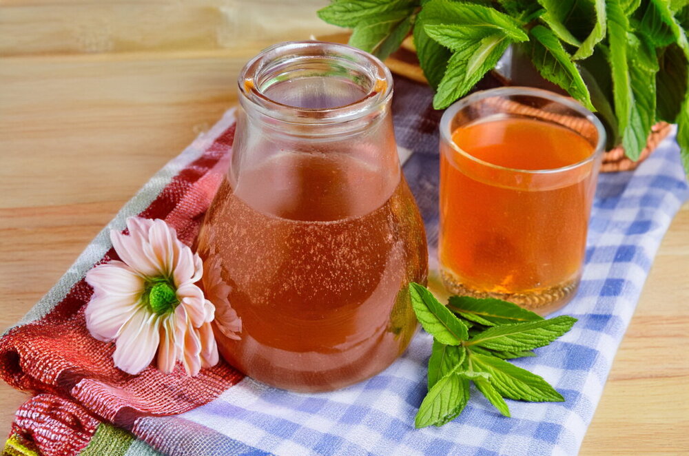 Homemade Rye Bread Kvass with Raisins