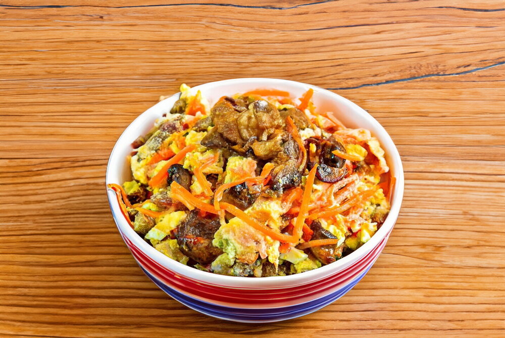 Chicken Salad with Korean-Style Carrots and Mushrooms