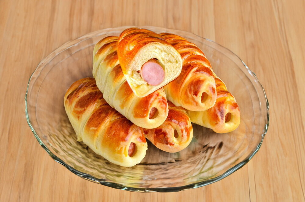Sausages with Cheese in Yeast Dough