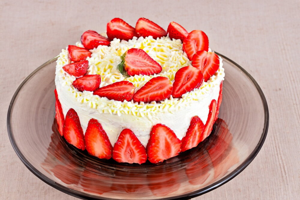 Strawberry Sponge Cake