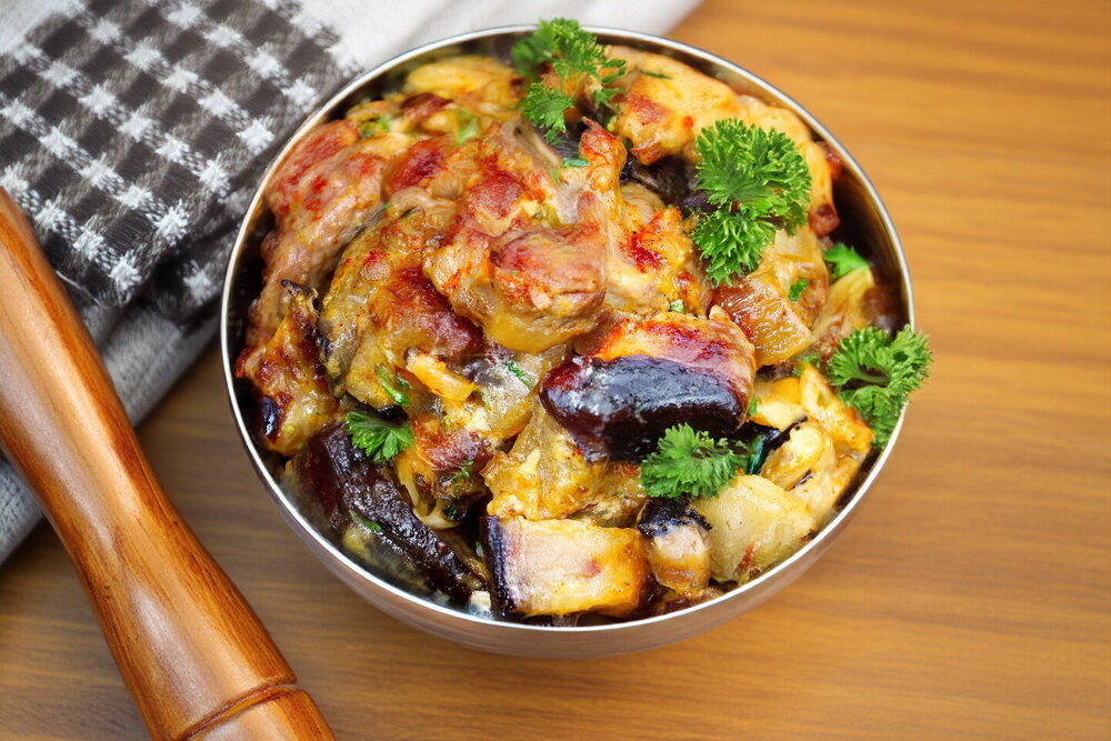 Turkey with Eggplant in Sour Cream Sauce