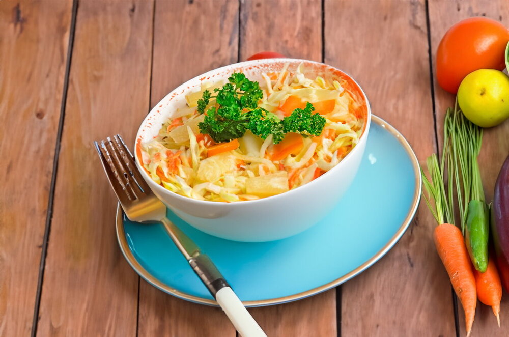Coleslaw with Cabbage and Pineapple