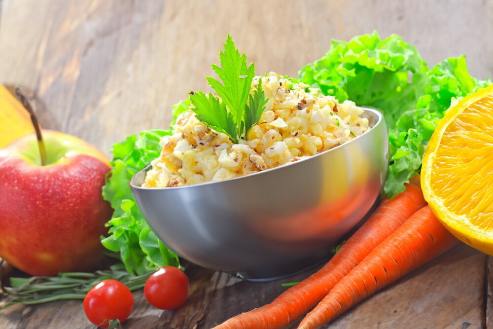 Salad with Egg and Walnuts
