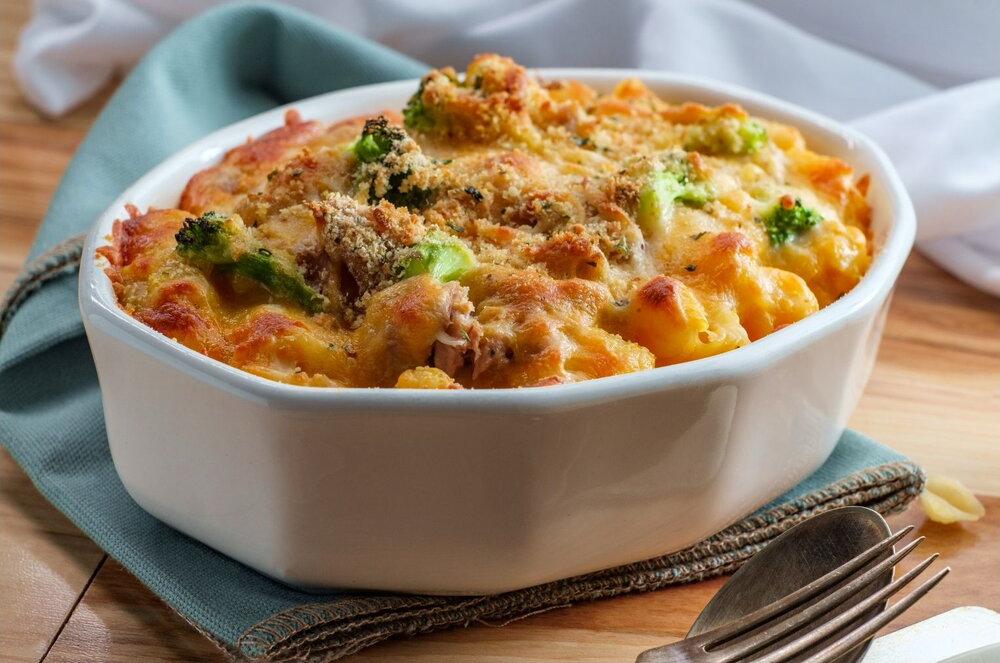Tuna and broccoli pasta bake