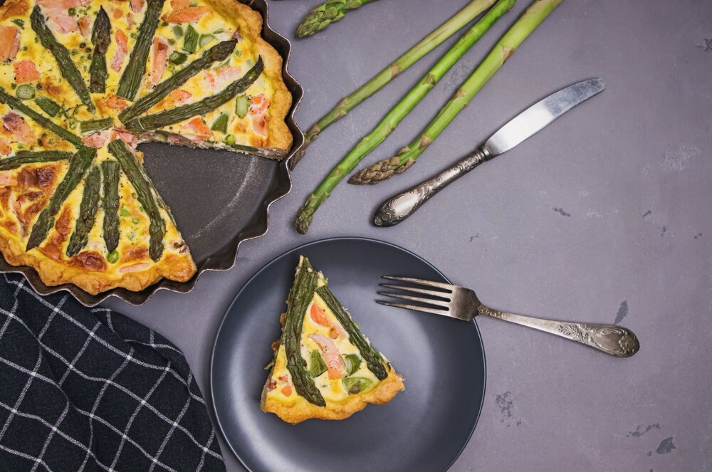 Salmon and asparagus quiches