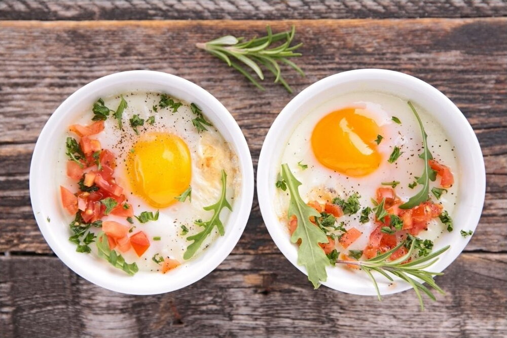 Air fryer baked eggs