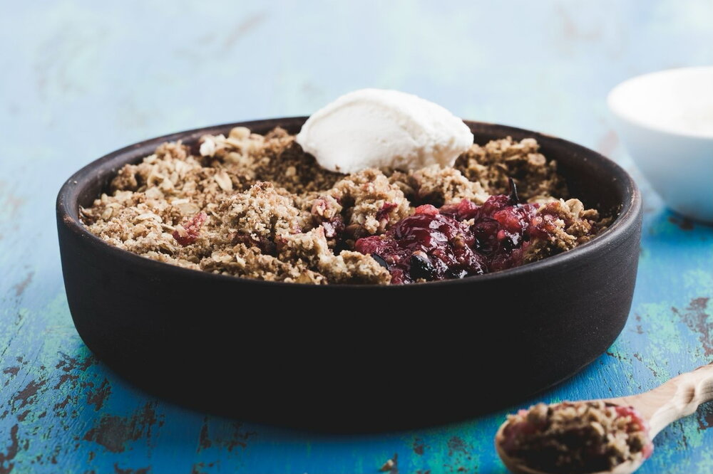 Pear, apple and raspberry crumble 
