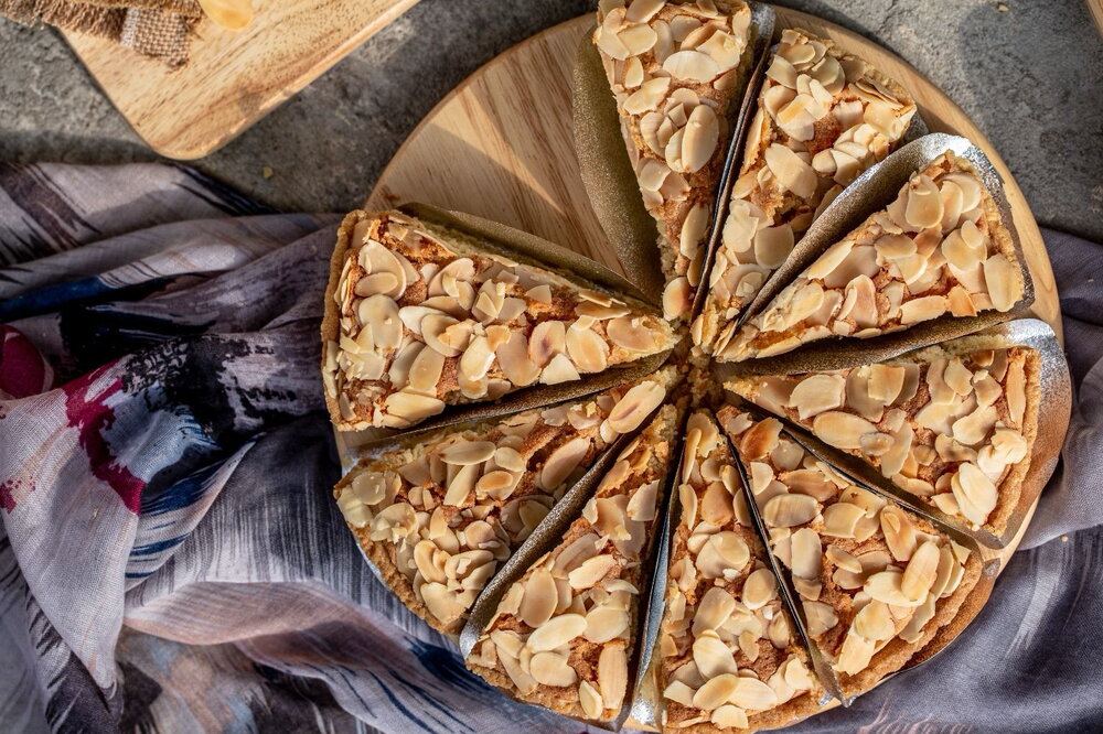 Almond tart