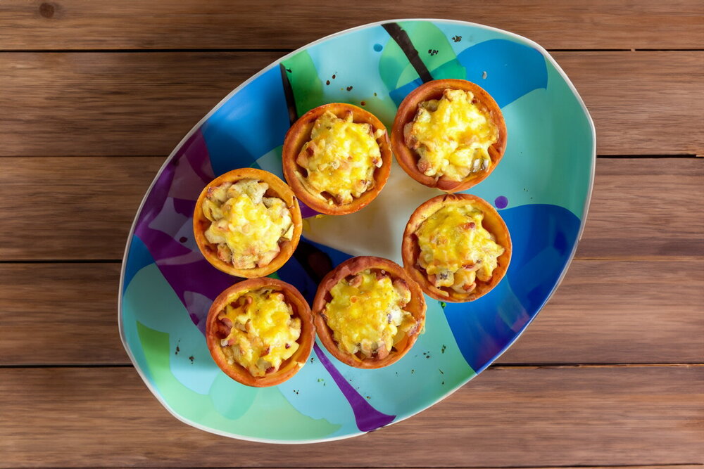 Julienne in Tartlets with Cream, Mushrooms, and Chicken Baked in the Oven
