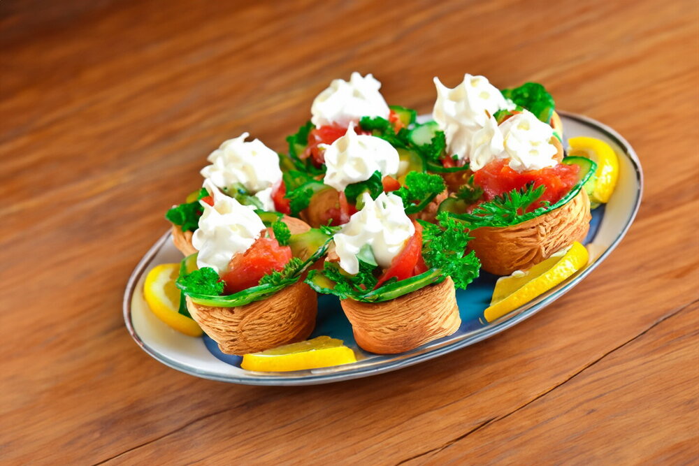 Tartlets with Cream Cheese, Cucumber, and Fish