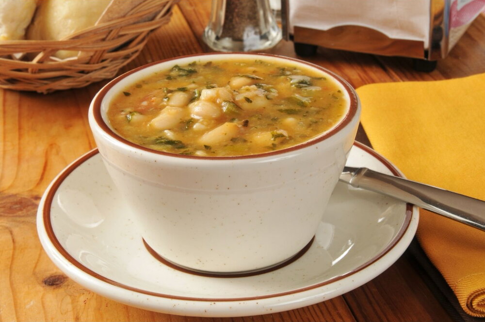 White bean soup with bacon