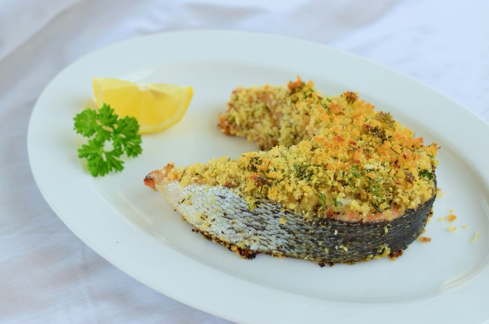 Baked salmon with parmesan and parsley crust