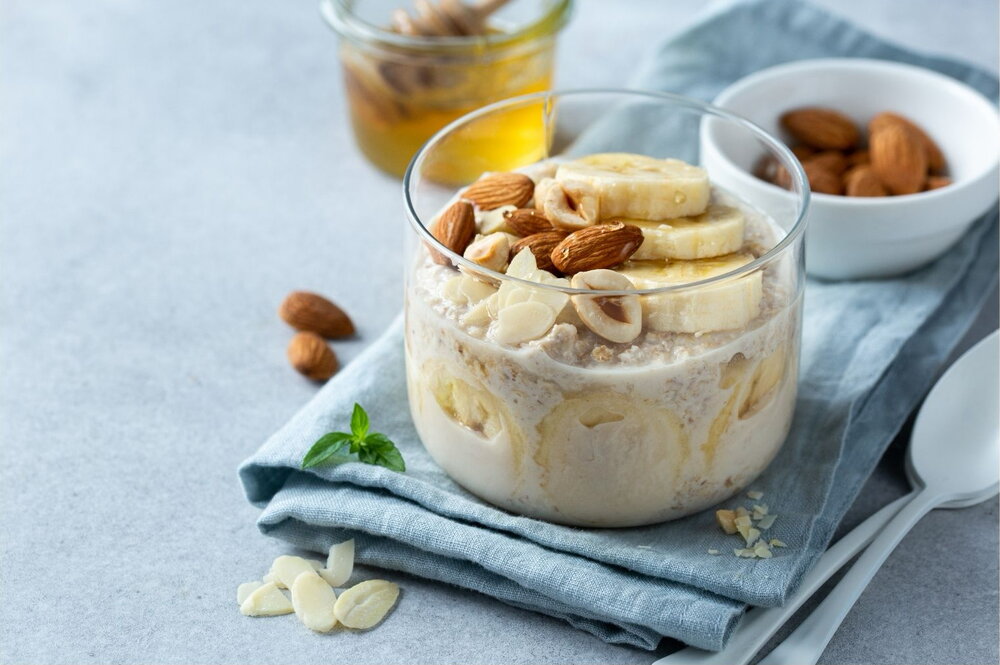 Banana cocoa overnight oats